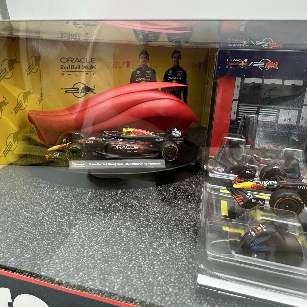 Burago 1:43 Formula 1 Deluxe Paddock Set Pit Crew Figures & Garage SP 11 Driver